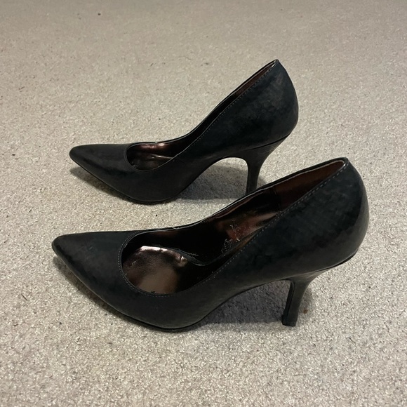 Rampage brown and black snakeskin point toe pumps size 7.5 - Picture 3 of 10